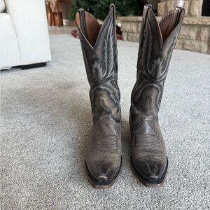 Lucchese Women’s Marcella Snip Toe Western Boots- Size 7. Distressed gray.